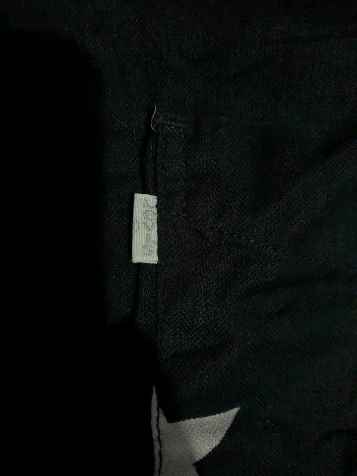 LEVI'S WOMEN'S BUTTON DOWN LONGSLEVE (Category: Coats, Jackets and Outerwear) located in Mandaue City. Submitted by indayftjesiediva (Listing ID 1470443637, Image 2). Description: LEVI'S WOMEN'S BUTTON DOWN LONGSLEVE SMALL TO MEDIUM 18X26 GOOD AS NEW NO ISSUE MINE 350 + SF ONLY 🔥 DM IF INTERESTED 📩.