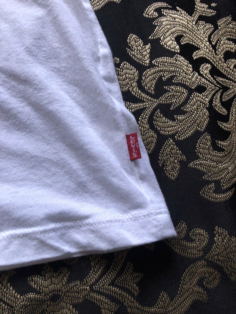 Levi’s Women’s Texas Tee (Category: Shirts) located in Dipolog. Submitted by sellgoodsitem_2k23 (Listing ID 1470515199, Image 3). Description: Size:Small Dimes:18x24 No issue Excellent condition .