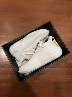 (Category: ) located in . Submitted by sneakersnselvedge (Listing ID 1470461542, Image 1). Description: .