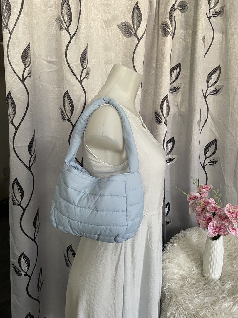 Light Blue Puffy Quilted Kili Bag (Category: Shoulder Bags) located in Cabanatuan. Submitted by moraiahraven (Listing ID 1470488293, Image 1). Description: .