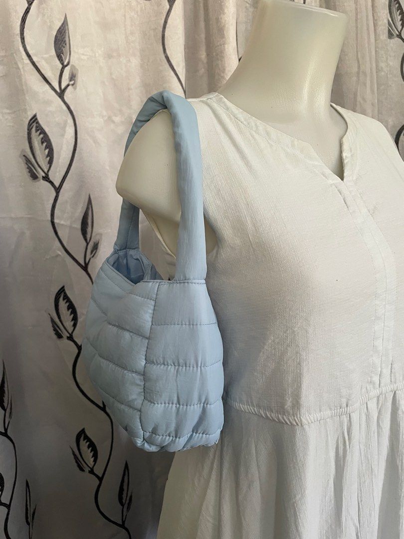 Light Blue Puffy Quilted Kili Bag (Category: Shoulder Bags) located in Cabanatuan. Submitted by moraiahraven (Listing ID 1470488293, Image 2). Description: .