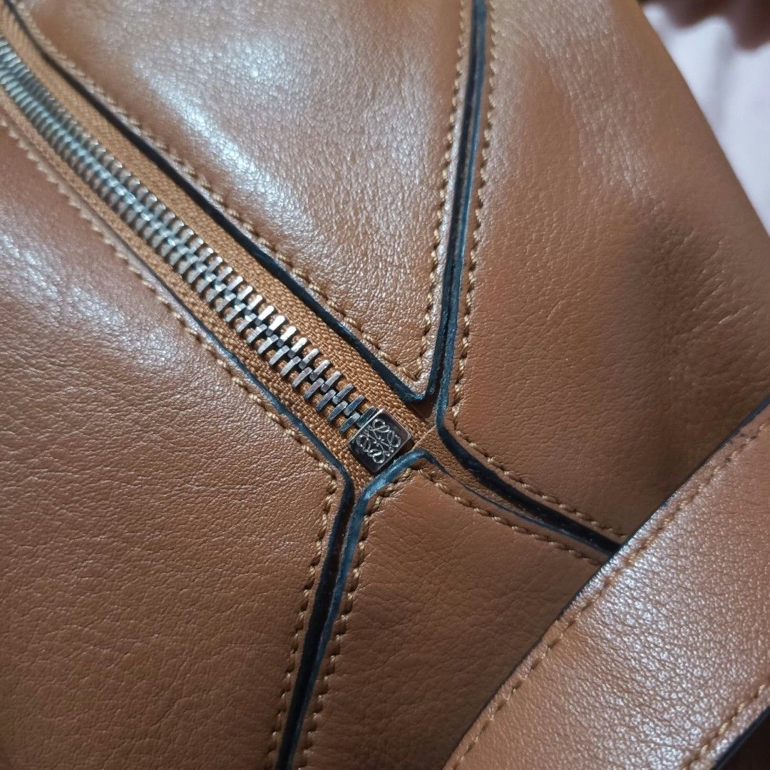 Loewe (Category: Luxury Bags & Wallets) located in Manticao. Submitted by jiachloeyana (Listing ID 1470379941, Image 3). Description: like new condition flawless.