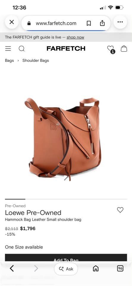 Loewe Hammock (Category: Luxury Bags & Wallets) located in Roxas City. Submitted by lynngreyartillero (Listing ID 1470555374, Image 2). Description: Loewe Hammock ykk zip grb apaka gandaaaaa🔥🔥🔥 Super gandaaaa nito mga madaaam offer lng po sa presyo apaka mahal nito! 💖💖💖🔥🔥🔥 Details posted na po offer nlng on bid po ito mahal po puhunan💖💖💖.