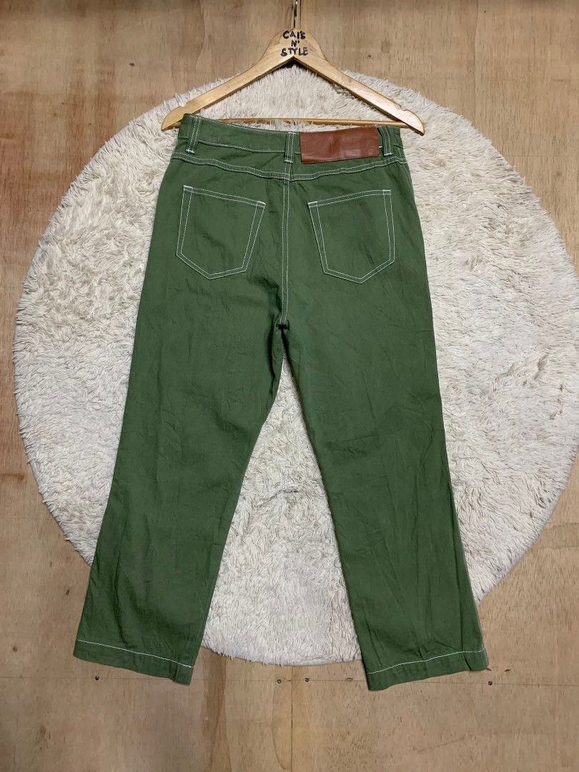 LOEWE JEANS FOR WOMEN (Category: Jeans) located in Lianga. Submitted by legitseller12345678 (Listing ID 1470358035, Image 2). Description: Loewe Made in Italy Jeans for women (Leather patch)📌 Excellent to new 9.8/10 Color rate Waistline 28-29 Length 35 Hem 7.5 Napaka Solid nito 💯 Mine 1k plus sf.