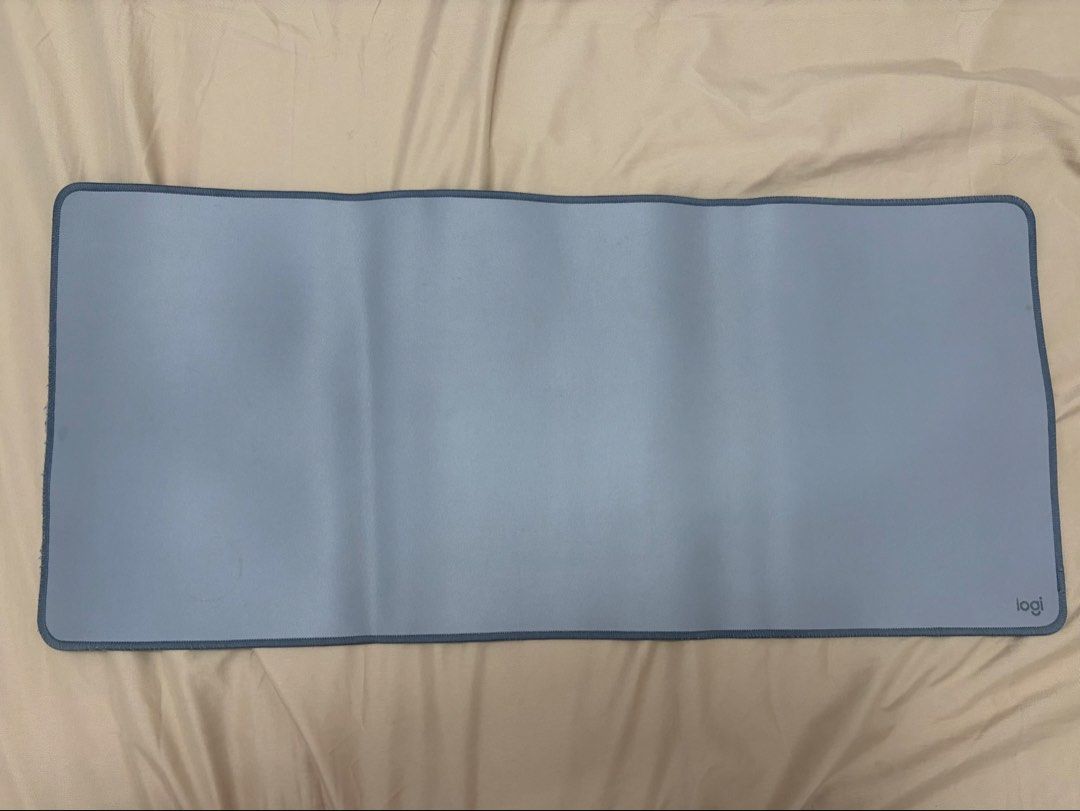 Logitech Desk Mat Studio Series (Category: Mouse & Mousepads) located in Paranaque City. Submitted by b.lyka (Listing ID 1470449865, Image 2). Description: In good condition Washed Color: Mid Gray DIMENSIONS Desk Mat • Height: 300 mm • Width: 700 mm • Thickness: 2 mm • Weight: 286 g TECHNICAL SPECIFICATIONS Materials • 100% RECYCLED POLYESTER • Surface & Inner Layer 516% of total weight • ANTI-SLIP BASE • 72% Natural rubber 6Products containing n