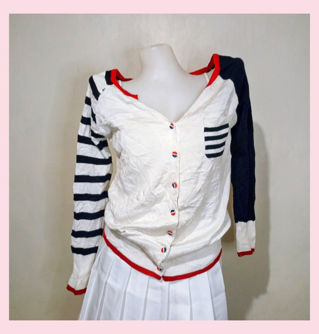 Long sleeve Blouses for Sale (Category: Longsleeves) located in Manila. Submitted by goldenmountain.e4137d (Listing ID 1470492226, Image 2). Description: Please message me if you're interested in anything, I'll give you the details of the long sleeve that you want..