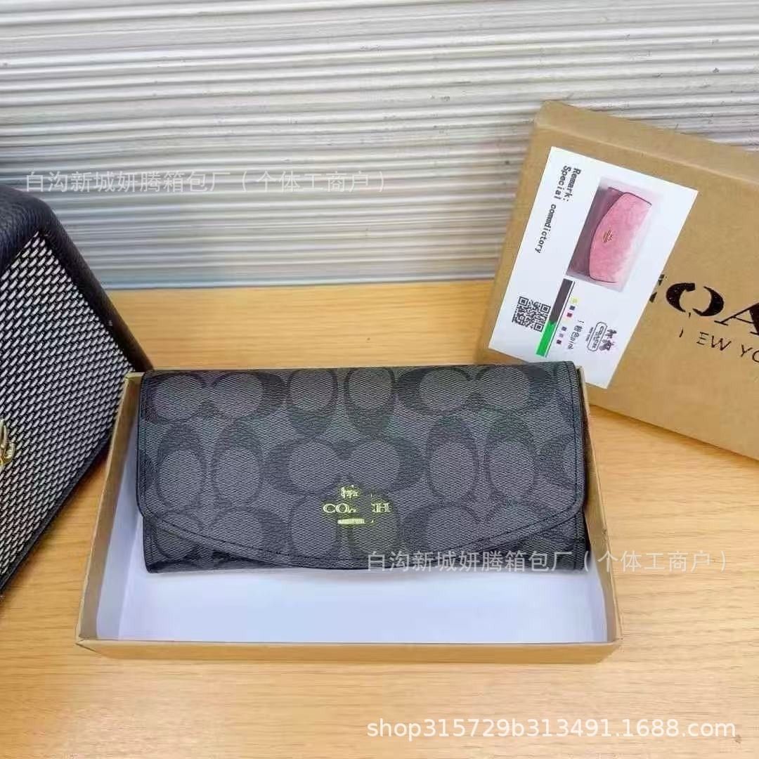 Long Wallet with box (Category: Wallets & Card Holders) located in Quezon City. Submitted by evea_08fashion (Listing ID 1470366015, Image 2). Description: .