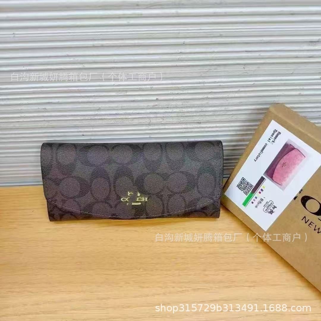 Long Wallet with box (Category: Wallets & Card Holders) located in Quezon City. Submitted by evea_08fashion (Listing ID 1470366015, Image 1). Description: .