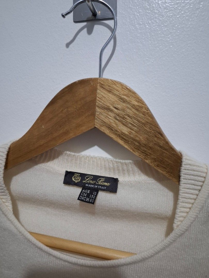 Loro piana cashmere (Category: Longsleeves) located in Tarlac. Submitted by christopher.24 (Listing ID 1470403291, Image 3). Description: youth size fits womens med issue 2 minor dot stain washable.