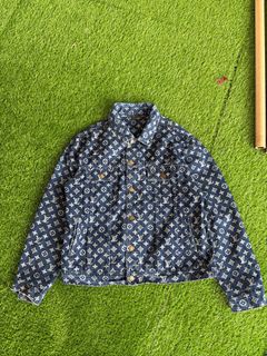 (Category: ) located in . Submitted by thrift.4k (Listing ID 1470388542, Image 1). Description: .