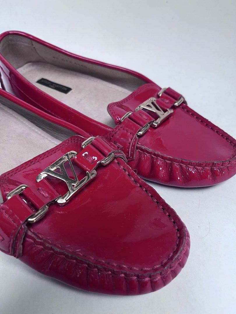 Louis Vuitton (Category: Sneakers & Footwear) located in Dagupan City. Submitted by calmocean-f675cc (Listing ID 1470493508, Image 3). Description: Louis Vuitton Authentic Size 41 Women Coclor red 3500 add sf.