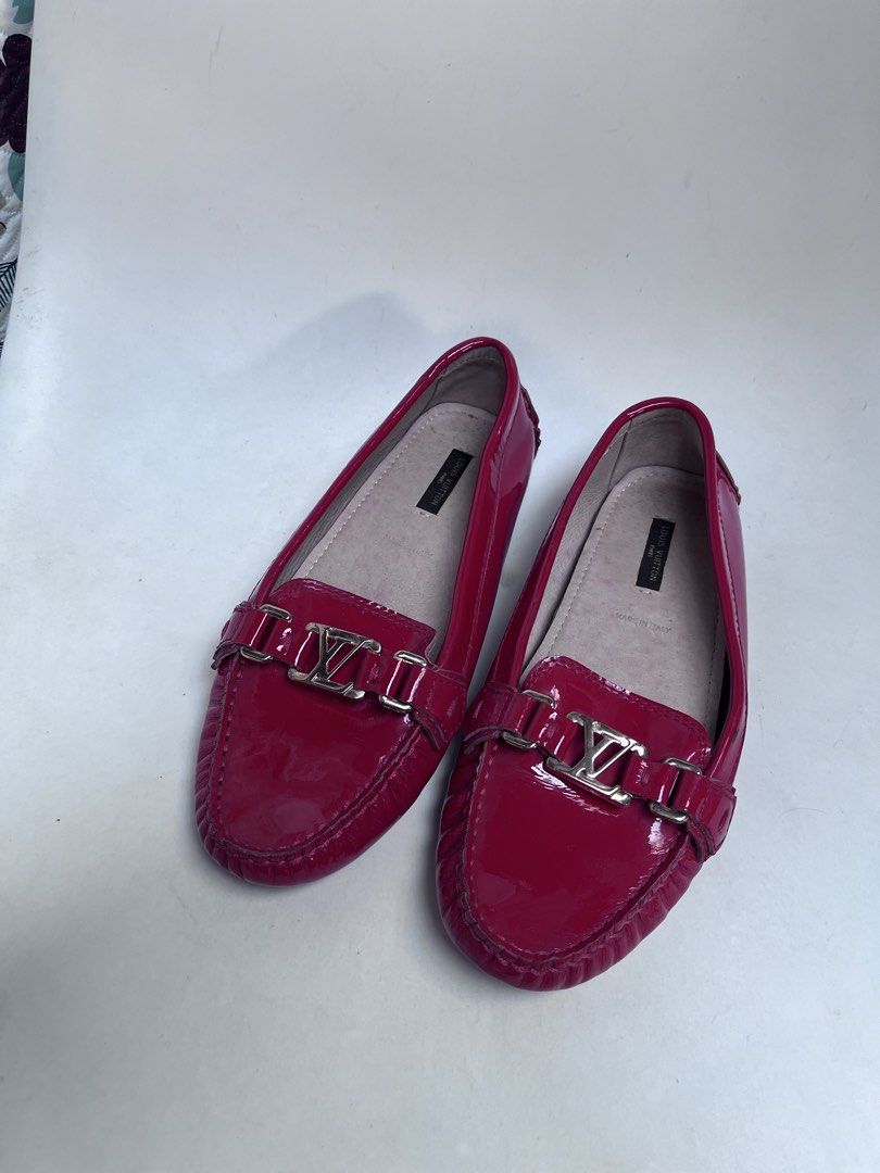 Louis Vuitton (Category: Sneakers & Footwear) located in Dagupan City. Submitted by calmocean-f675cc (Listing ID 1470493508, Image 1). Description: Louis Vuitton Authentic Size 41 Women Coclor red 3500 add sf.