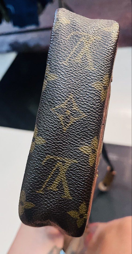 Louis Vuitton Danube (Category: Luxury Bags & Wallets) located in Caloocan City. Submitted by thriftspectrum (Listing ID 1470351421, Image 3). Description: .