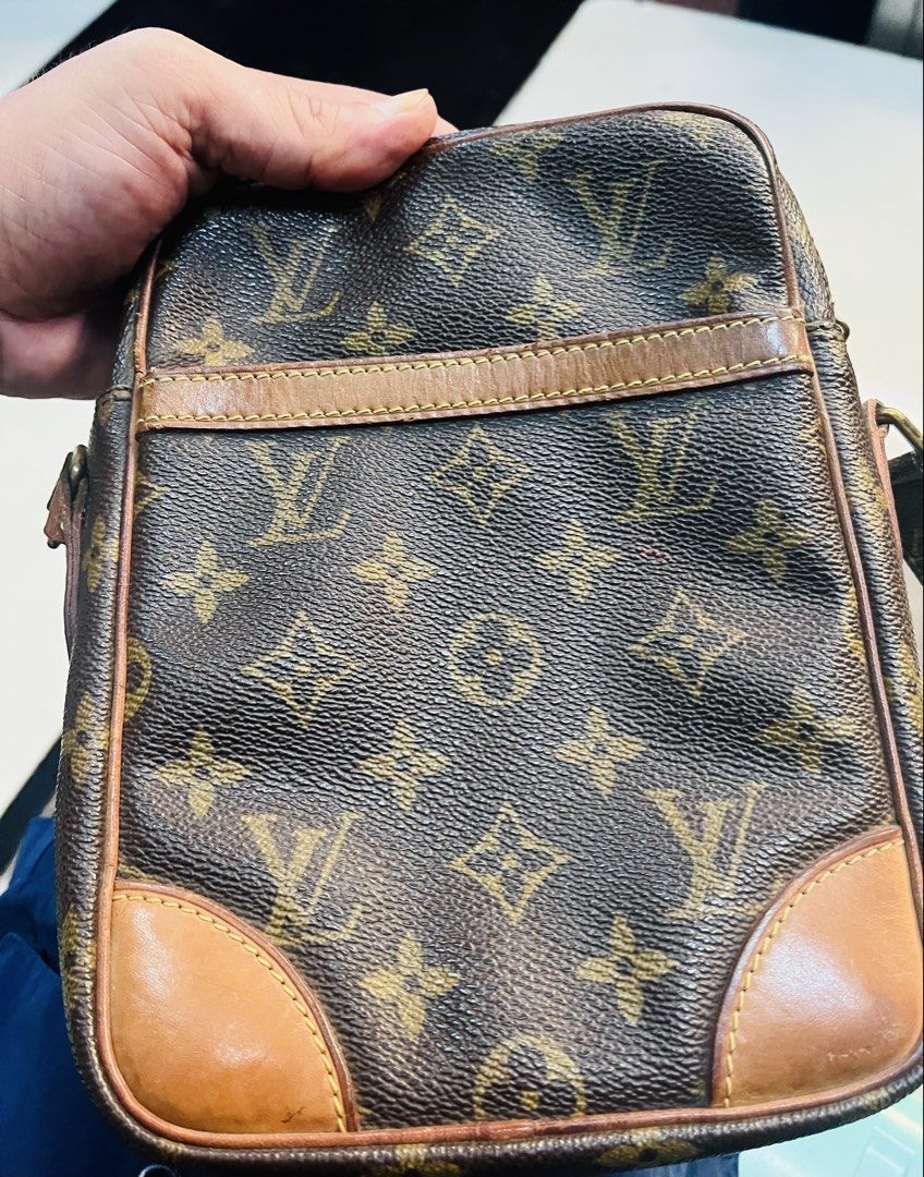 Louis Vuitton Danube (Category: Luxury Bags & Wallets) located in Caloocan City. Submitted by thriftspectrum (Listing ID 1470351421, Image 1). Description: .