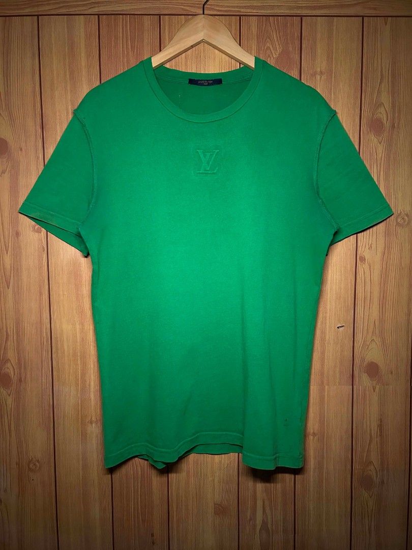 Louis Vuitton LV Debossed Tee (Category: Tshirts & Polo Shirts ) located in Manila. Submitted by zerowastethriftco. (Listing ID 1470524764, Image 1). Description: -Excellent Condition -Dimes L29xW22 -Size XL on Tag.