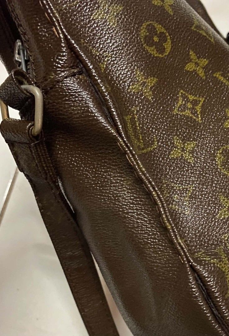 Louis Vuitton Monogram Messenger Crossbody Bag (Category: Luxury Bags & Wallets) located in Manila. Submitted by gutierrez23265 (Listing ID 1470414778, Image 2). Description: - Brand: Louis Vuitton -PROJECT BAG - Design: Classic brown monogram canvas with dark brown trim - Closure: Secure top zip closure - Strap: Adjustable shoulder strap with metallic hardware - Interior: Fabric-lined with convenient slip pocket compartments - Condition: Excelle