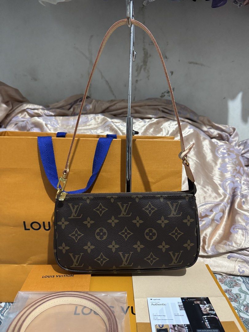 Louis Vuitton Monogram Pochette (Category: Luxury Bags & Wallets) located in San Juan City. Submitted by owluxxx (Listing ID 1470529315, Image 2). Description: Louis Vuitton Monogram Pochette Personal Use Rank A Condition No Flaws No Rubs Clean inside Zipper Already polish Goldhardware Microchip (2021) Free Lv Passport Holder ( Used Rank AB ) Guaranteed Authentic/Original 💯 W/ COA ✅ Inclusion: Box & Paperbag Loc: Manila 📍.
