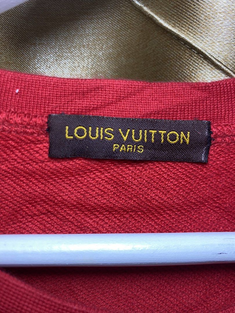 Louis Vuitton Sweater (Category: Hoodies) located in Dumaguete. Submitted by darios_thrift (Listing ID 1470497038, Image 2). Description: LOUIS VUITTON Sweater ₱1.5k + sf Dimes : 25 x 28 Excellent condition ✅ Issue : None Need wash Color rate : 10/10 (Color may vary due to lighting).