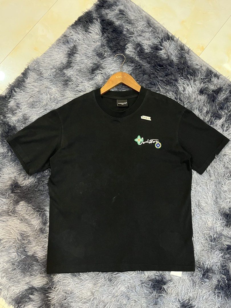 Louis Vuitton Tshirt (Category: Tshirts & Polo Shirts ) located in Manila. Submitted by cjcuevas_05 (Listing ID 1470375064, Image 1). Description: 📍Tanza Cavite Dimes: 21x26.5 Color rate: 9.5 or better GCASH ONLY, can ship thru JnT/orange check out.