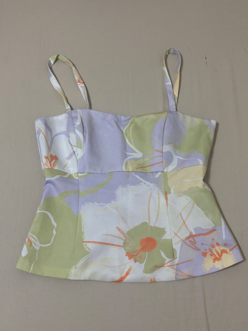 Love Bonito Laureen Bustier Top (Category: Sleeveless) located in Mandaluyong City. Submitted by oliviaoliviar (Listing ID 1470428475, Image 3). Description: HELPING TAGS: mango zara pull bear stradivarius h&m bershka ever new editor’s market brandy melville Good as new! S on tag RFS: not my style anymore, need funds.