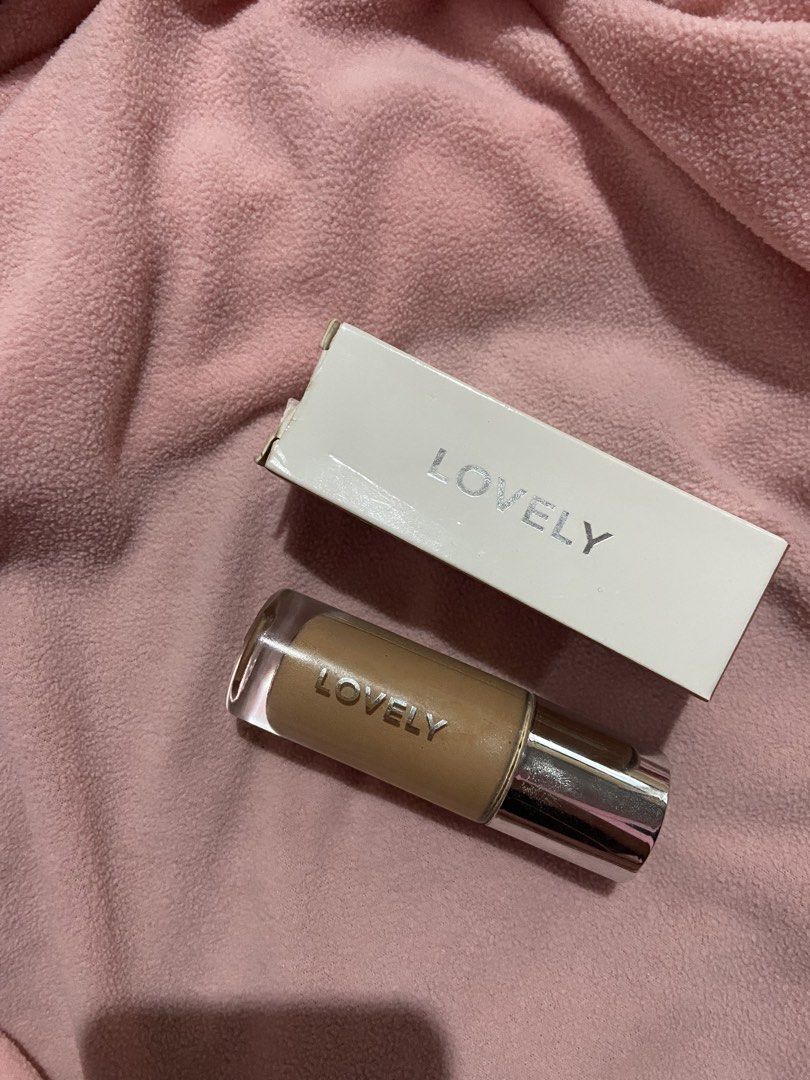 lovely illuminator (Category: Makeup) located in Agoo. Submitted by b.declutt3r (Listing ID 1470502234, Image 1). Description: Lovely Illuminator in Medium 20ml - not suitable sa skin type ko or i don’t like it on my skin huhu - swatched only.