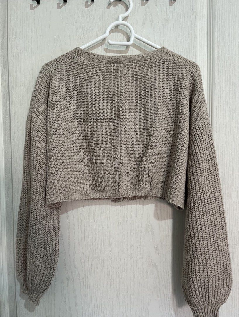 LOVITO Brown Cardigan (Category: Coats, Jackets and Outerwear) located in Manila. Submitted by daphnnnnne (Listing ID 1470460120, Image 2). Description: Item just needs washing. 📍Pasay 🚚 Lalamove, Grab.