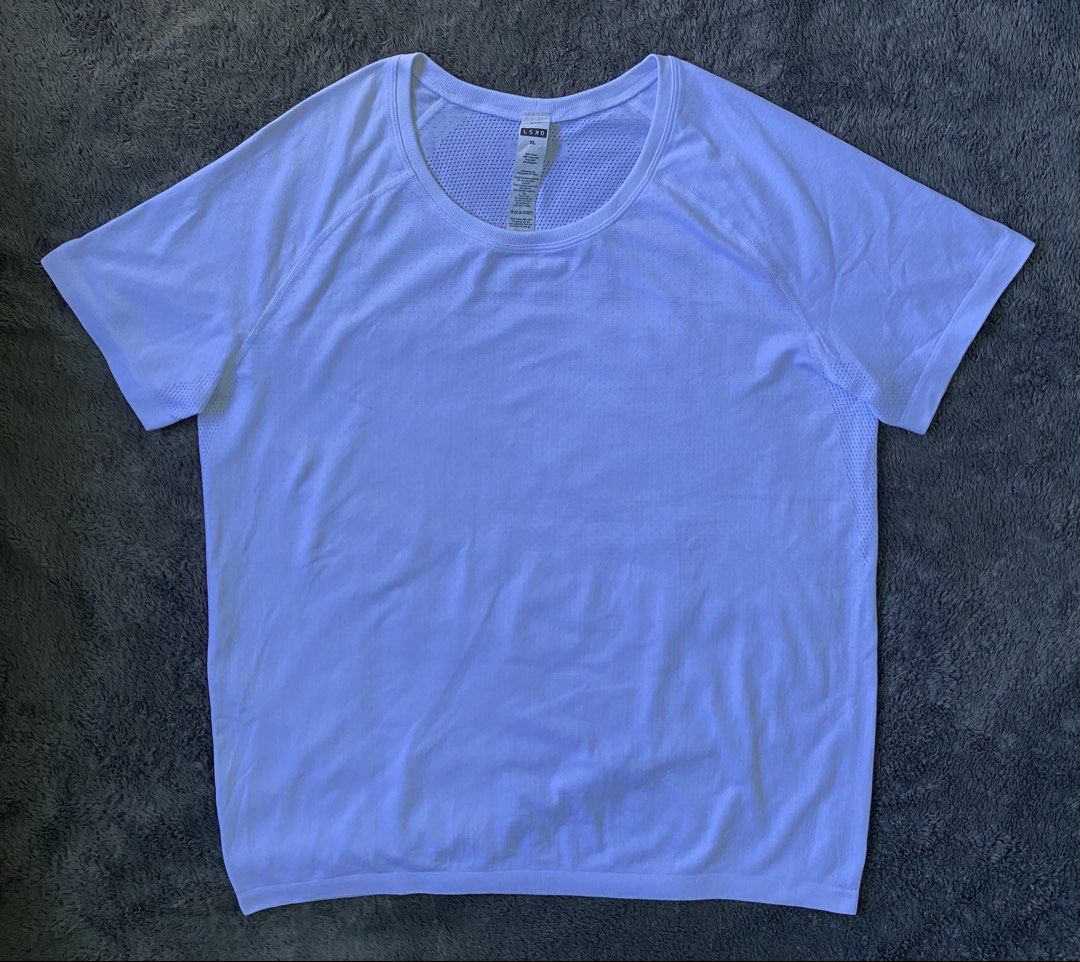 LSKD AeroFLX+ Seamless Tee (Category: Activewear) located in Cebu City. Submitted by markvoid (Listing ID 1470489623, Image 3). Description: LSKD AeroFLX+ Seamless Tee >Excellent Condition >Like New >Stretchable Fabric >No Flows >Color Rate: 10/10 >Color May Vary Due To Light >Width: 19 >length: 24 >Size: Extra Large >Price+SF >MOP: Gcash/Bank Transfer >Shipping: J&T Mandaue City.