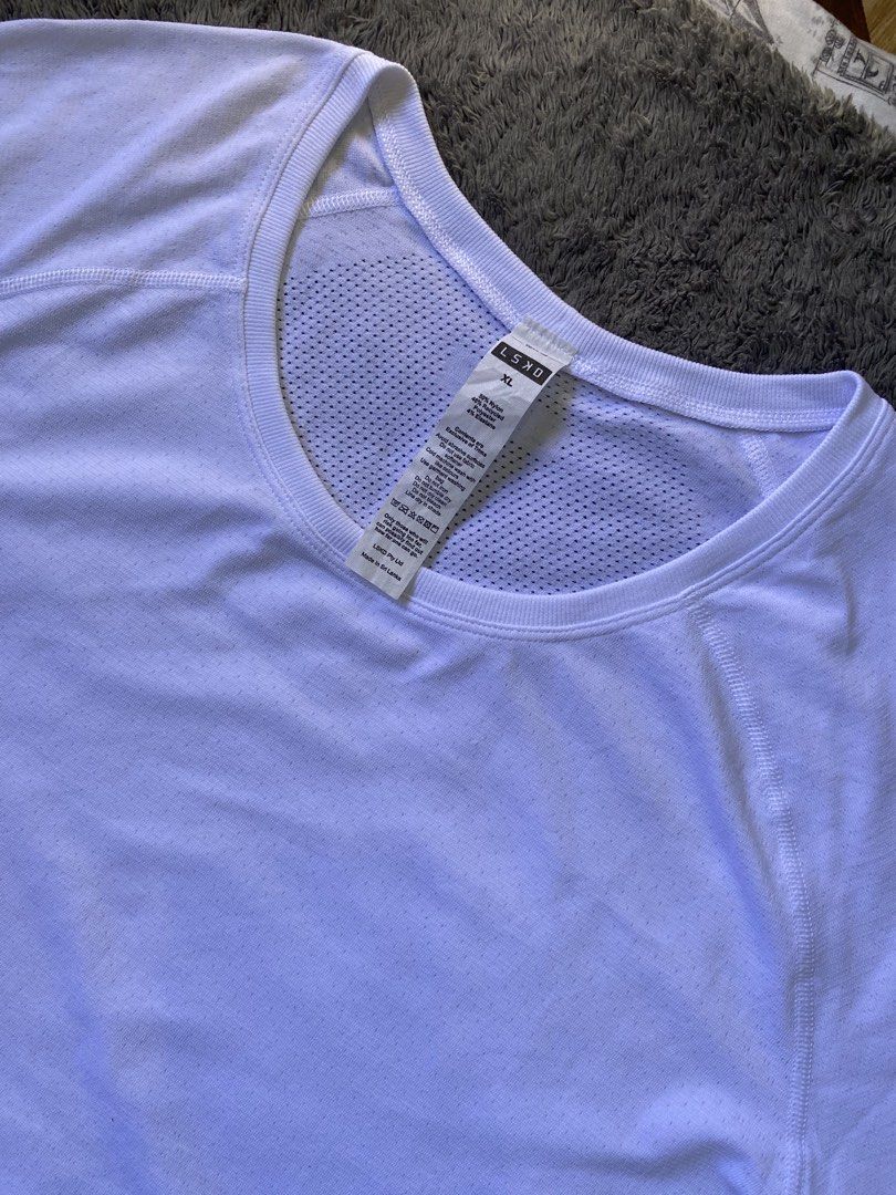 LSKD AeroFLX+ Seamless Tee (Category: Activewear) located in Cebu City. Submitted by markvoid (Listing ID 1470489623, Image 2). Description: LSKD AeroFLX+ Seamless Tee >Excellent Condition >Like New >Stretchable Fabric >No Flows >Color Rate: 10/10 >Color May Vary Due To Light >Width: 19 >length: 24 >Size: Extra Large >Price+SF >MOP: Gcash/Bank Transfer >Shipping: J&T Mandaue City.