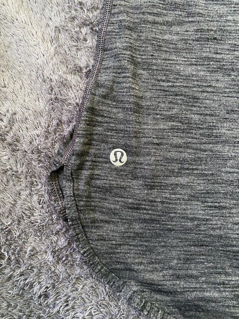 Lululemon 105 F Singlet (Category: Activewear) located in Cebu City. Submitted by markvoid (Listing ID 1470480376, Image 3). Description: Lululemon 105 F Singlet >Excellent Condition >Cut Tag Only >Color Rate: 10/10 >Color May Vary Due To Light >Width: 17 >length: 26 >Size: Medium >Price+SF >MOP: Gcash/Bank Transfer >Shipping: J&T Mandaue City.