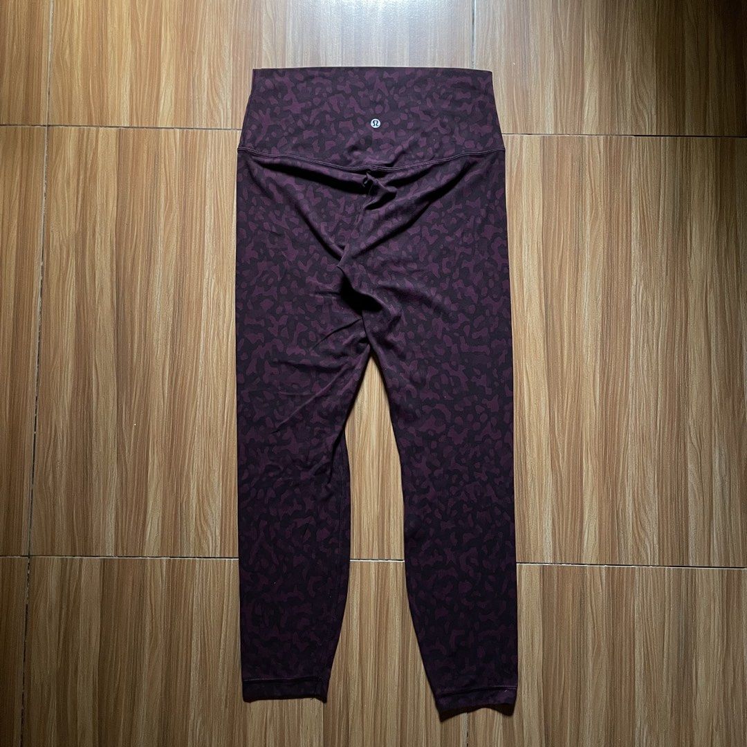 Lululemon Align High-rise (Category: Activewear) located in General Mariano Alvarez. Submitted by 4117_thriftnthrive (Listing ID 1470351306, Image 1). Description: In excellent condition No flaws Measurements Waistline: 26-28 Length: 34” Thigh: 10” Hem: 4.5” .