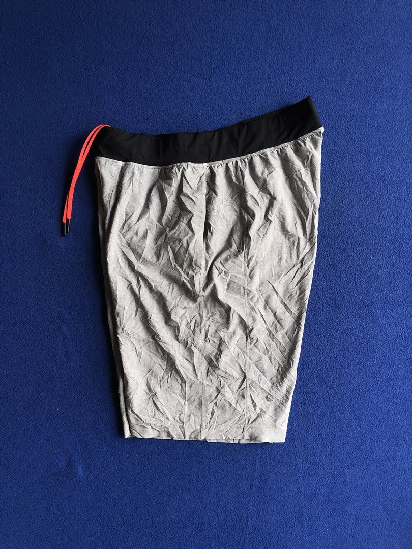 Lululemon Athletic Short (Category: Activewear) located in Sipalay. Submitted by lptulak (Listing ID 1470510242, Image 2). Description: W-28-32 L-19 Good as new No issues 980 only.