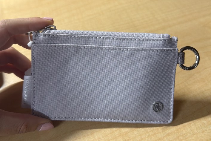 Lululemon Clippable Card Case, Women's Fashion, Bags & Wallets, Wallets ...