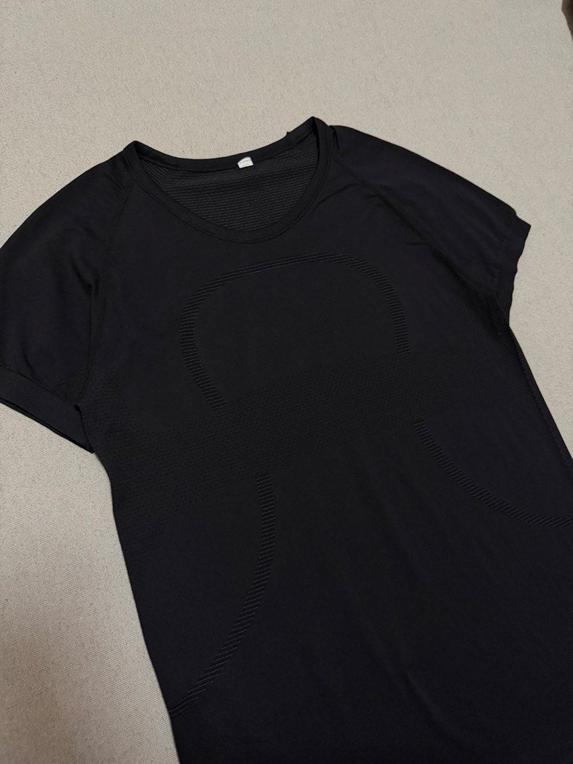 Lululemon Drifit Top (Category: Activewear) located in Bulacan. Submitted by sanjisthrift (Listing ID 1470537211, Image 2). Description: Size Small to Medium Women’s Width 17 Length 25.5 Excellent Condition 9/10.