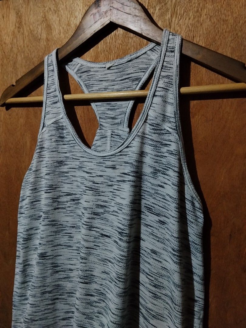 LULULEMON ESSENTIAL TANK TOP TIGER SPACE DYE (Category: Sleeveless) located in Kalibo. Submitted by ionsthrift (Listing ID 1470538963, Image 2). Description: 📌Ugaliing mag basa palagi, pra iwas tanong o aberya. 📌Wag na mag offer kng hndi nman kayang panindigan or bibilhin. Dahil once na nag offer ka dpat sure ka. 📌Please, manage your expectation nlng, halos lahat po ng items ay galing ukay, denedeclare ko nman pag my issue, pro pasensya na pag