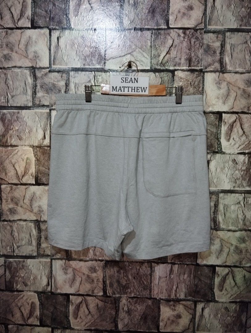 Lululemon Men's Soft Jersey Short 5" (Category: Activewear) located in Los Banos. Submitted by streetthrift_ph (Listing ID 1470349189, Image 2). Description: Lululemon Men's Soft Jersey Short 5" Color : Gray Missing maintag Size Large Waistline : 32-40 Stretch Length : 17 Hem : 13.3 Inseam : 5" Excellent condition Price : 2680 only Free Shipping! Payment first ✅ Mop : Gcash only Courier : J&T Express 📍 Los Baños Laguna Thanks!.