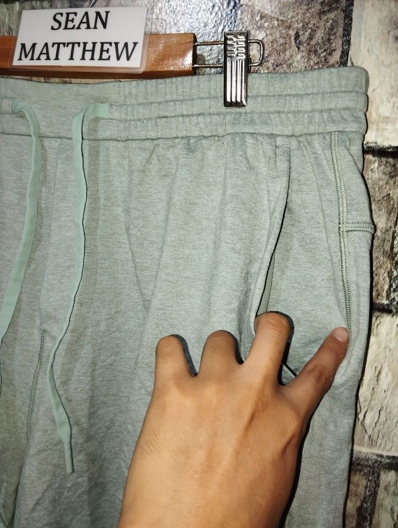 Lululemon Men's Soft Jersey Short 5" (Category: Activewear) located in Los Banos. Submitted by streetthrift_ph (Listing ID 1470349328, Image 3). Description: Lululemon Men's Soft Jersey Short 5" Missing maintag Size XL Waistline : 34-42 Stretch Length : 17 Hem : 13.8 Inseam : 5" Excellent condition Price : 2680 only Free Shipping! Payment first ✅ Mop : Gcash only Courier : J&T Express 📍 Los Baños Laguna Thanks!.