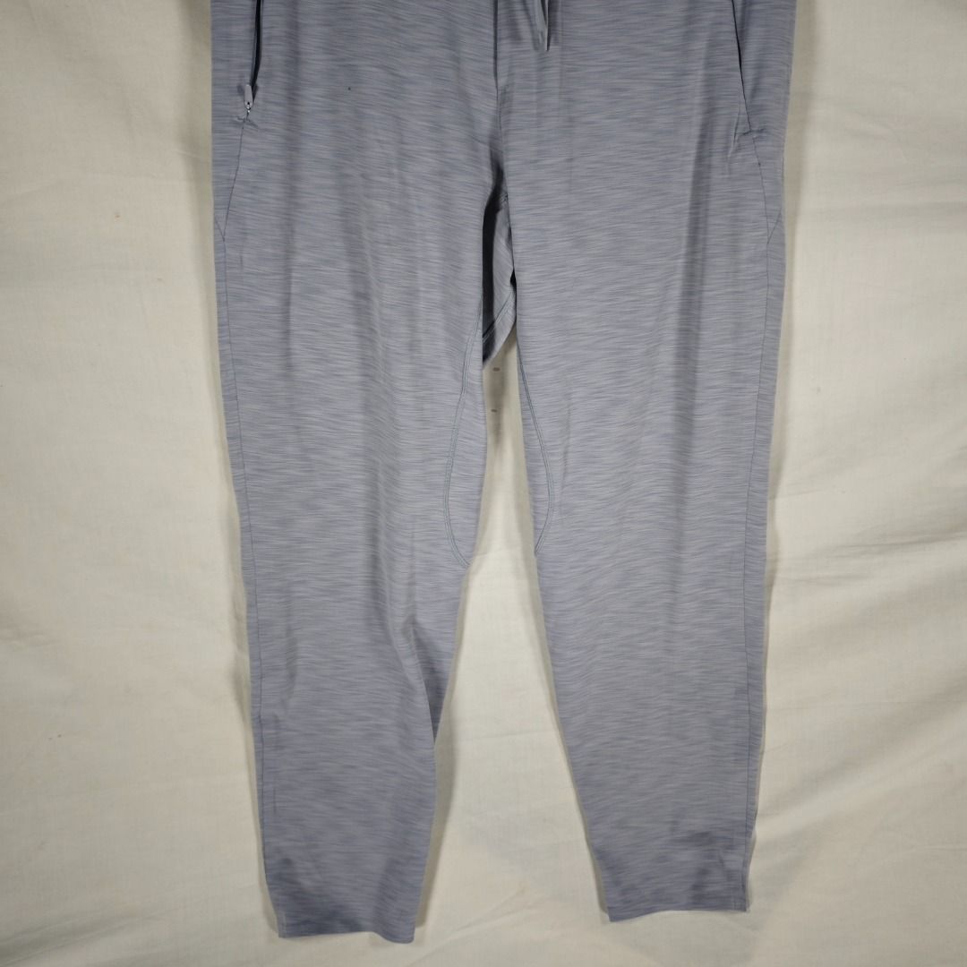Lululemon Men's Surge / In Mind Athletic Joggers / Size Medium (Category: Activewear) located in Antipolo. Submitted by canadafindss (Listing ID 1470524522, Image 3). Description: Visit & Follow Canada Finds for more premium thrift, streetwear, vintage, techwear, activewear, and branded finds from Canada 🇨🇦 More items posted regularly: https://www.carousell.ph/u/canadafindss Lululemon Men's Surge / In Mind Athletic Joggers / Size Medium High-pe