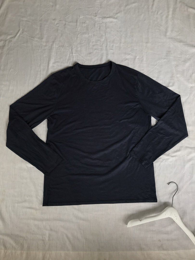 LULULEMON Quickdry Longsleeve (Category: Activewear) located in San Fernando. Submitted by ramjames18 (Listing ID 1470367442, Image 1). Description: •LULULEMON Longsleeve 🔥 -Excellent Condition -9.+/10 Color Rate (need wash) -Sweat Wicking / 4-Way Stretch / Quickdry -Dimes:22x28 -fits Large to XL Pm sa interested ! 📥📥.