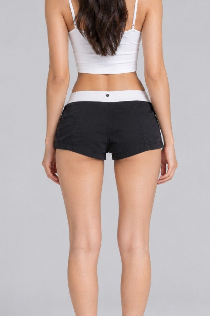 Lululemon Sexy Short (Category: Activewear) located in Dumanjug. Submitted by cebuanaavtg (Listing ID 1470454435, Image 1). Description: no issue pictures may vary due to lightning.