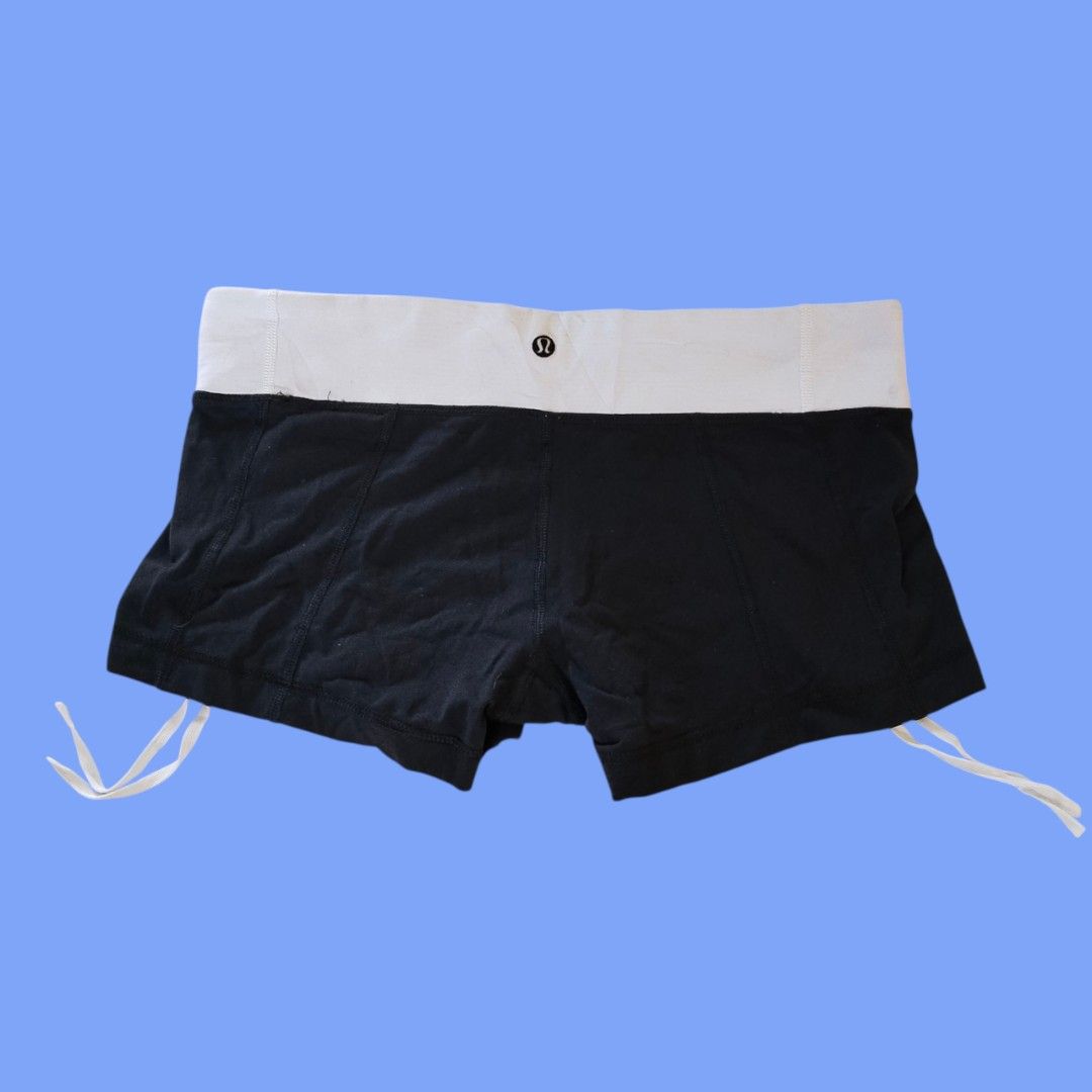 Lululemon Sexy Short (Category: Activewear) located in Dumanjug. Submitted by cebuanaavtg (Listing ID 1470454435, Image 3). Description: no issue pictures may vary due to lightning.