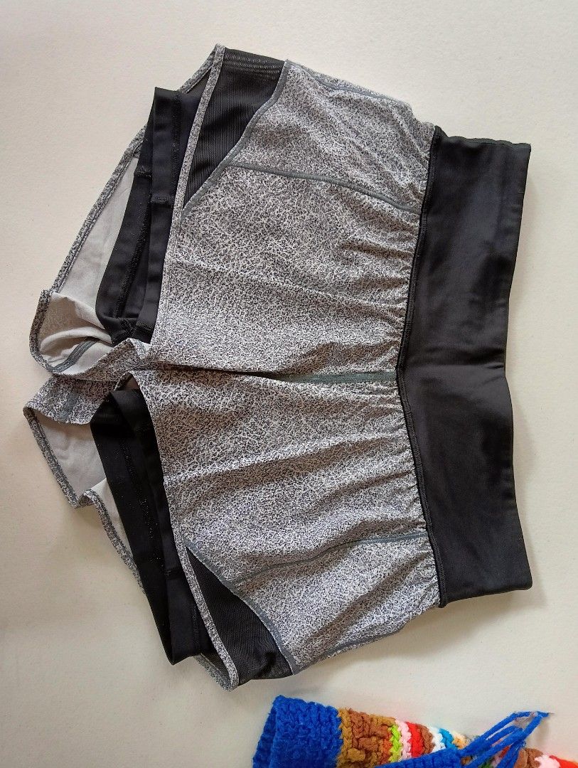 Lululemon Short Hotty Hot 6 (Category: Activewear) located in Rizal. Submitted by timeless_shop (Listing ID 1470376961, Image 3). Description: ORIGINAL Lululemon Hotty Hot Short *Meron cycling short inside * 📏 SIZE & FIT: - dot 6 - Size Fit: 26-28 Waistline - Width 13" inches Flat laid - Style: Speed Up Short - High Waist - meron short cycling sa loob 🧵 TELA: - Swift Fabric - Presko, Magaan, Stretchy, Mabilis matuyo ✨ - Pang running, gym, yoga,