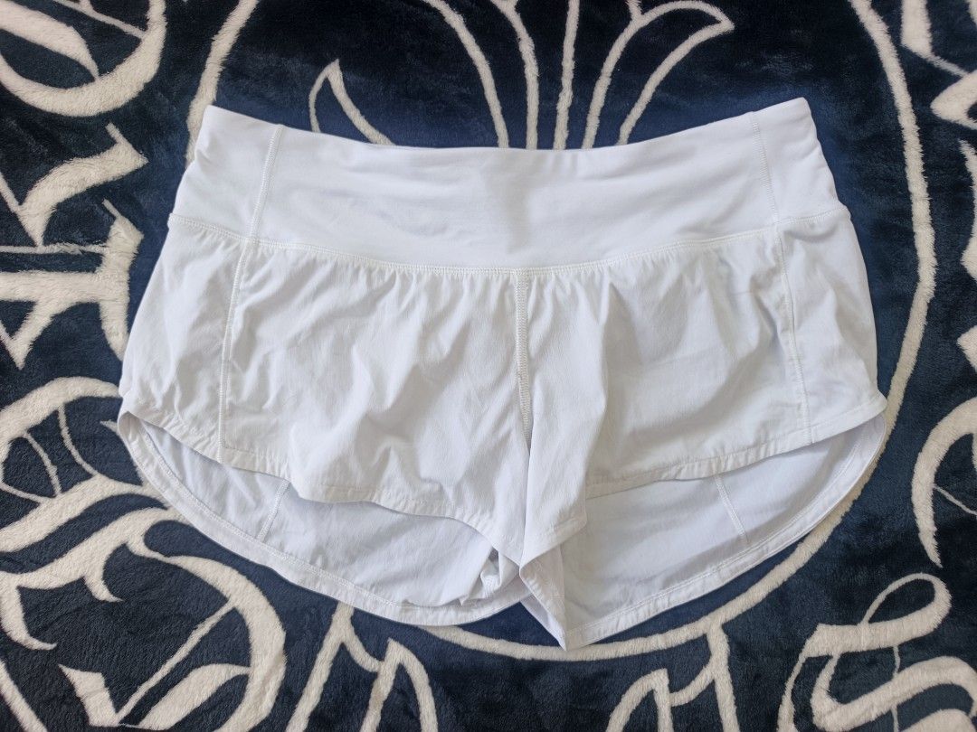 Lululemon Short sise 4 (Category: Shorts) located in Lagonglong. Submitted by sadthrifter (Listing ID 1470404143, Image 2). Description: details on pics.