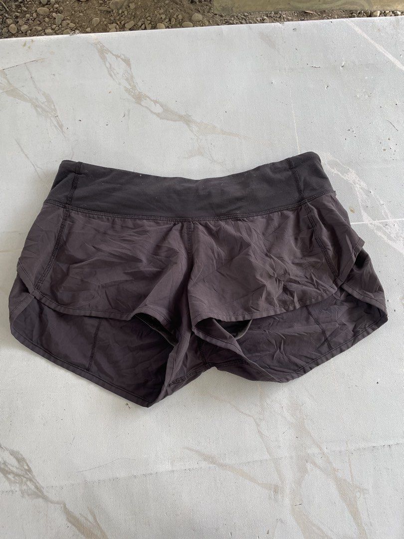 Lululemon short(dot6) (Category: Activewear) located in New Bataan. Submitted by rebisa.404 (Listing ID 1470408226, Image 2). Description: Lululemon short Dot6 30 waist 7 length Need wash No issue.
