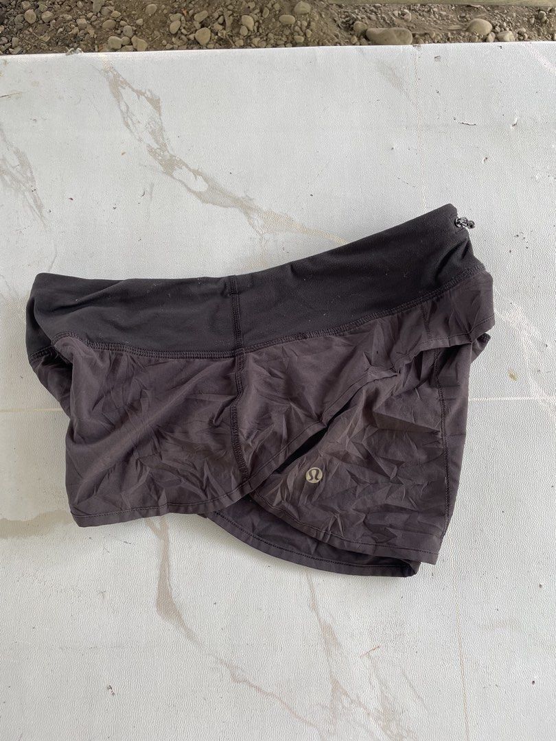 Lululemon short(dot6) (Category: Activewear) located in New Bataan. Submitted by rebisa.404 (Listing ID 1470408226, Image 1). Description: Lululemon short Dot6 30 waist 7 length Need wash No issue.