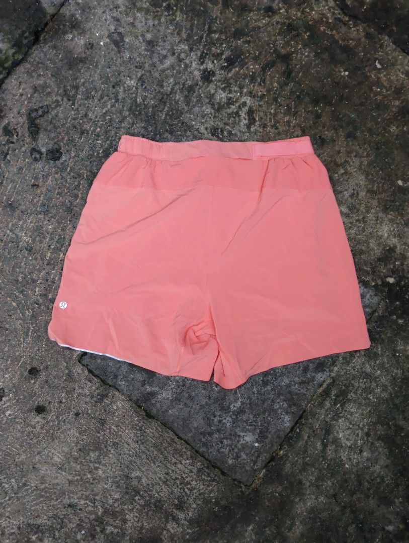 LULULEMON SURGE 6" SHORT *LINED (Category: Activewear) located in Talisay. Submitted by nooooooooooooooooy (Listing ID 1470452752, Image 2). Description: LULULEMON SURGE 6" SHORT *LINED LARGE W/INNER CYCLING WAIST 30 TO 33 LENGTH 16 EXCELLENT NO FLAWS, NEED WASH PM💌💌.