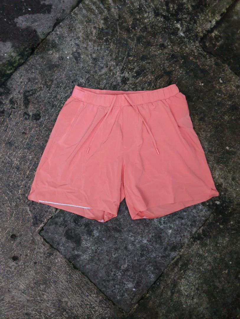 LULULEMON SURGE 6" SHORT *LINED (Category: Activewear) located in Talisay. Submitted by nooooooooooooooooy (Listing ID 1470452752, Image 1). Description: LULULEMON SURGE 6" SHORT *LINED LARGE W/INNER CYCLING WAIST 30 TO 33 LENGTH 16 EXCELLENT NO FLAWS, NEED WASH PM💌💌.