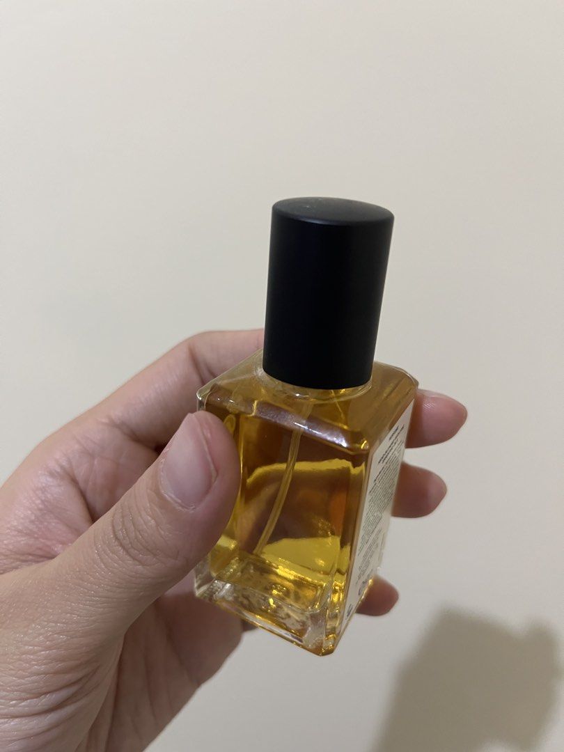 Lush 29 High Street Perfume 30ml (Category: Fragrance & Deodorants) located in Baguio. Submitted by pickles01 (Listing ID 1470542350, Image 2). Description: Lush 29 High Street Perfume 30ML bought from UK -Only few missing sprays. As you can see around bottle cap pa lang halos ang bawas. (See 2nd photo) -Original price in UK: 30GBP. Price in PH: 1995PHP -Smells like lush store -Not an old stock: creation date is 2026 -Expiry date is 2030 -Guarant