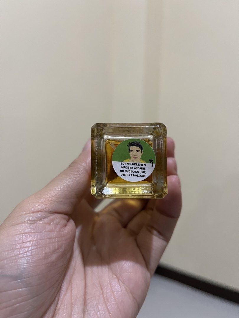 Lush 29 High Street Perfume 30ml (Category: Fragrance & Deodorants) located in Baguio. Submitted by pickles01 (Listing ID 1470542350, Image 3). Description: Lush 29 High Street Perfume 30ML bought from UK -Only few missing sprays. As you can see around bottle cap pa lang halos ang bawas. (See 2nd photo) -Original price in UK: 30GBP. Price in PH: 1995PHP -Smells like lush store -Not an old stock: creation date is 2026 -Expiry date is 2030 -Guarant