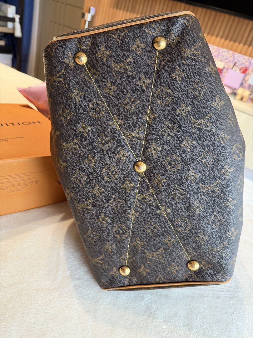LV BAG- Tivoli monogram GM (Category: Shoulder Bags) located in Makati City. Submitted by lambogirl (Listing ID 1470414310, Image 3). Description: ✔️In excellent condition- minimal signs of used ✔️Frew shipping or pick up (Makati) ✔️comes with dust bag, and entrupy (authenticity card).