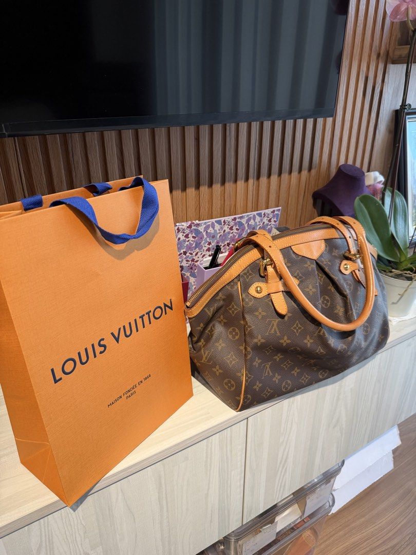 LV BAG- Tivoli monogram GM (Category: Shoulder Bags) located in Makati City. Submitted by lambogirl (Listing ID 1470414310, Image 2). Description: ✔️In excellent condition- minimal signs of used ✔️Frew shipping or pick up (Makati) ✔️comes with dust bag, and entrupy (authenticity card).